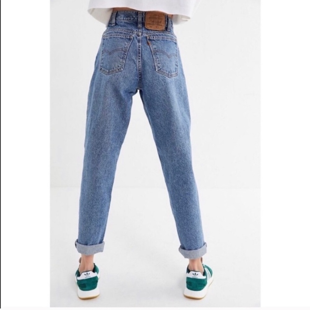 LEVI’S Vintage 550 90’s Light Wash High Rise Jeans